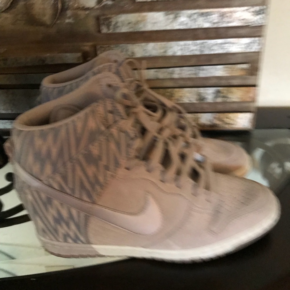 Ladies Shoes - Picture 3 of 5